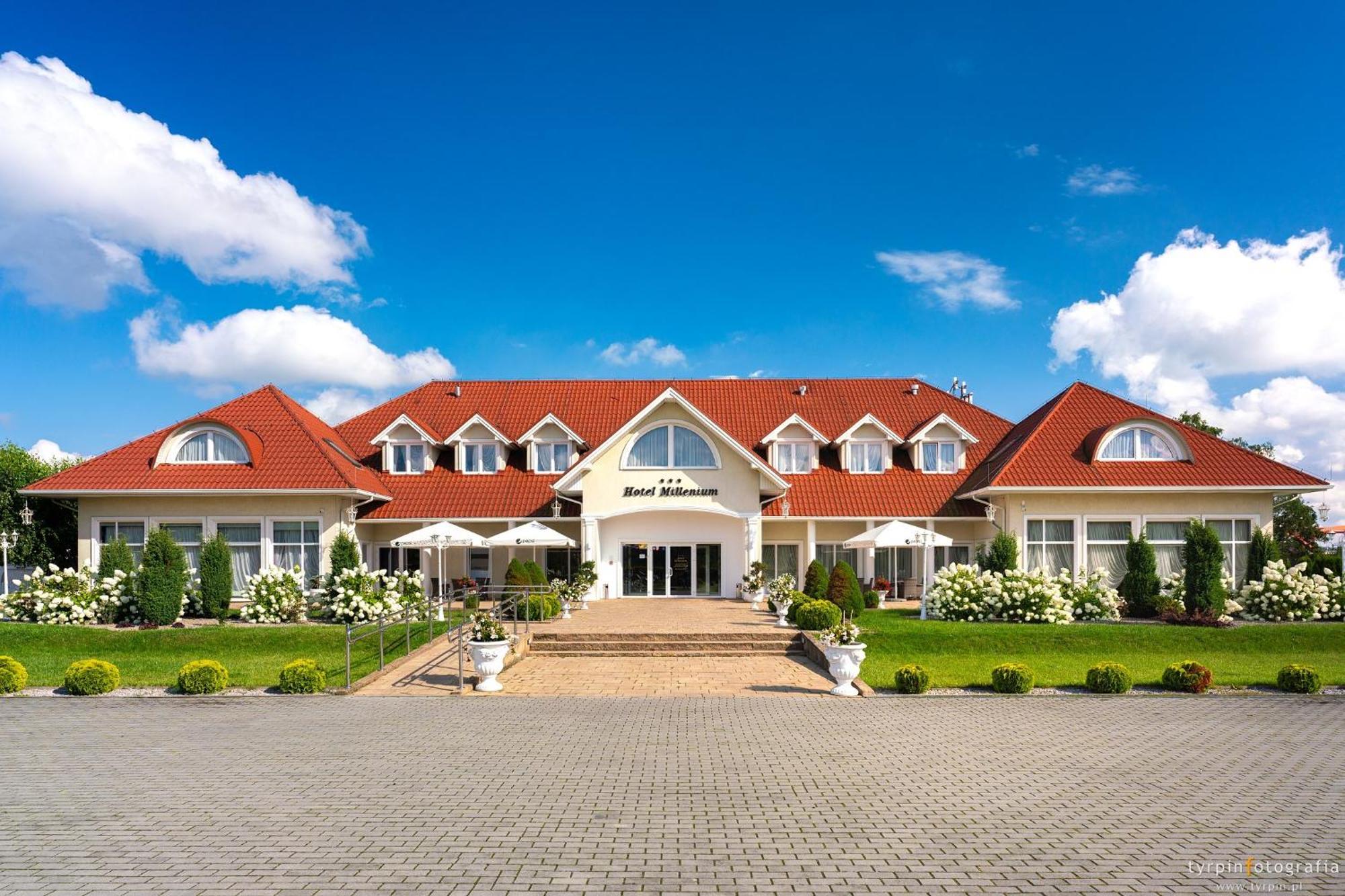 Hotel Millenium Góra Motyczna 외부 사진