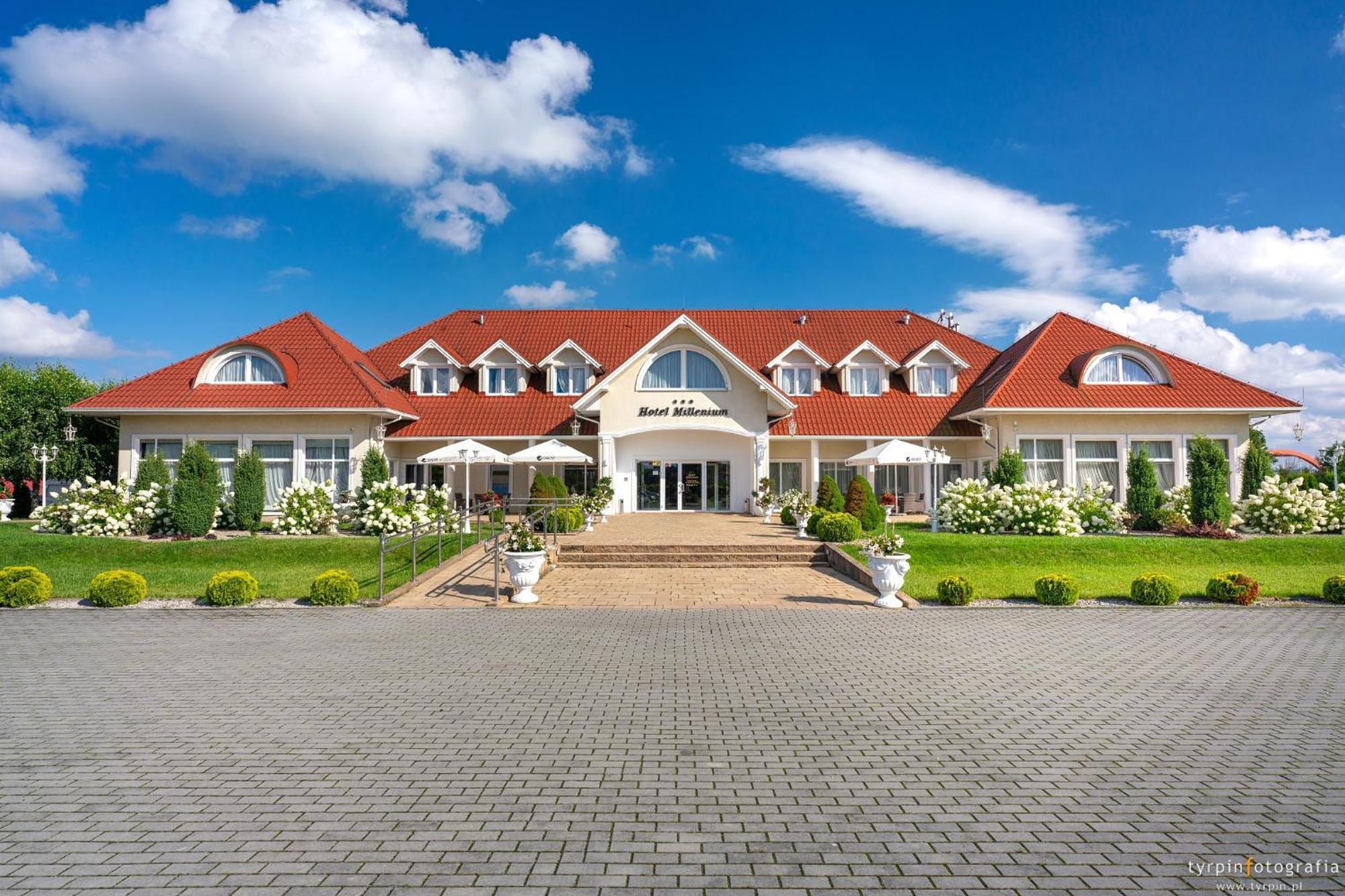 Hotel Millenium Góra Motyczna 외부 사진