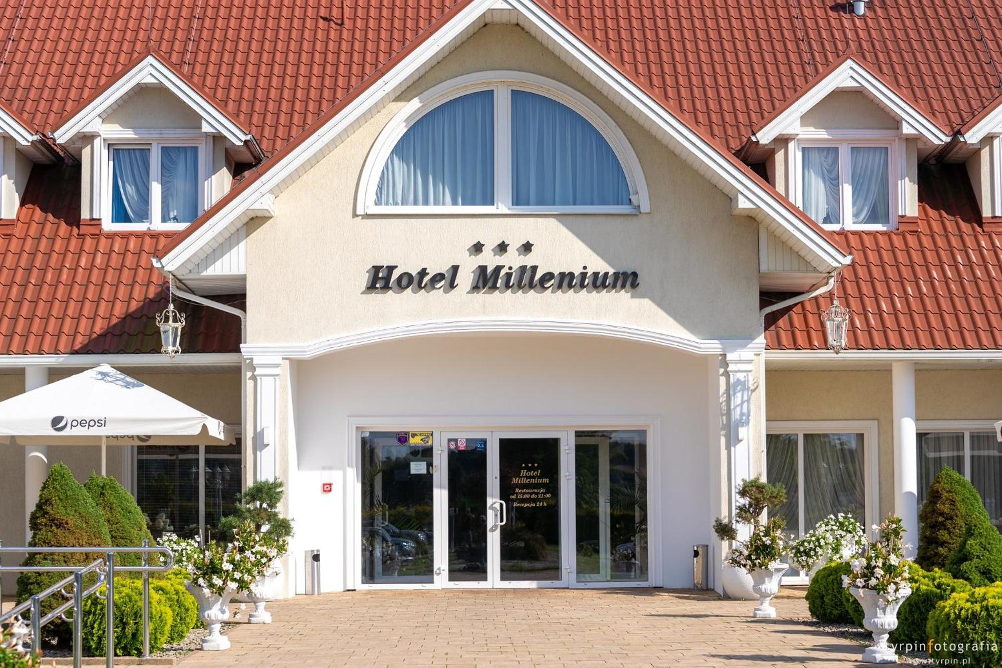 Hotel Millenium Góra Motyczna 외부 사진