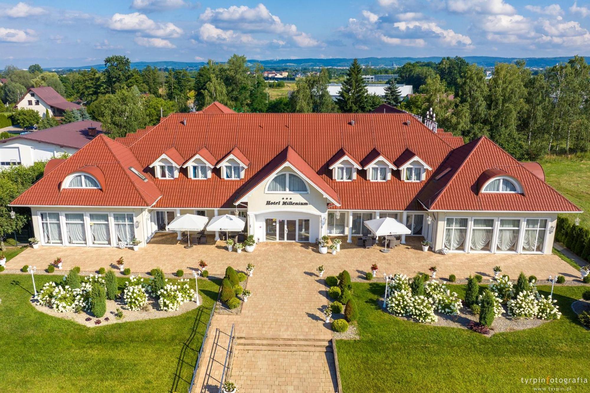 Hotel Millenium Góra Motyczna 외부 사진